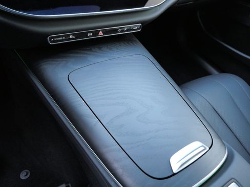 Used 2025 Mercedes-Benz E 350 4MATIC Sedan image 24