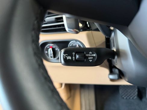 Used 2022 Porsche Macan AWD/4WD image 19