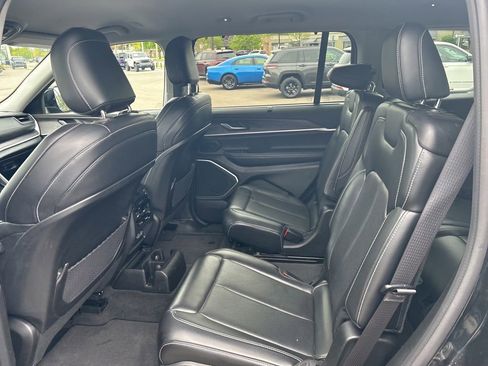 Used 2021 Jeep Grand Cherokee L Limited w/ Luxury Tech Group II AWD/4WD image 17