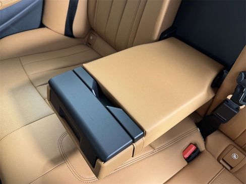 Used 2023 BMW 540i xDrive w/ Executive Package image 34