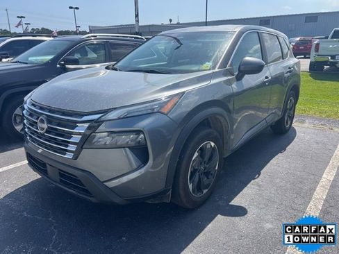 Used 2024 Nissan Rogue SV image 1