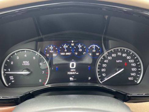 Used 2017 Cadillac XT5 Platinum w/ Driver Assist Package image 40