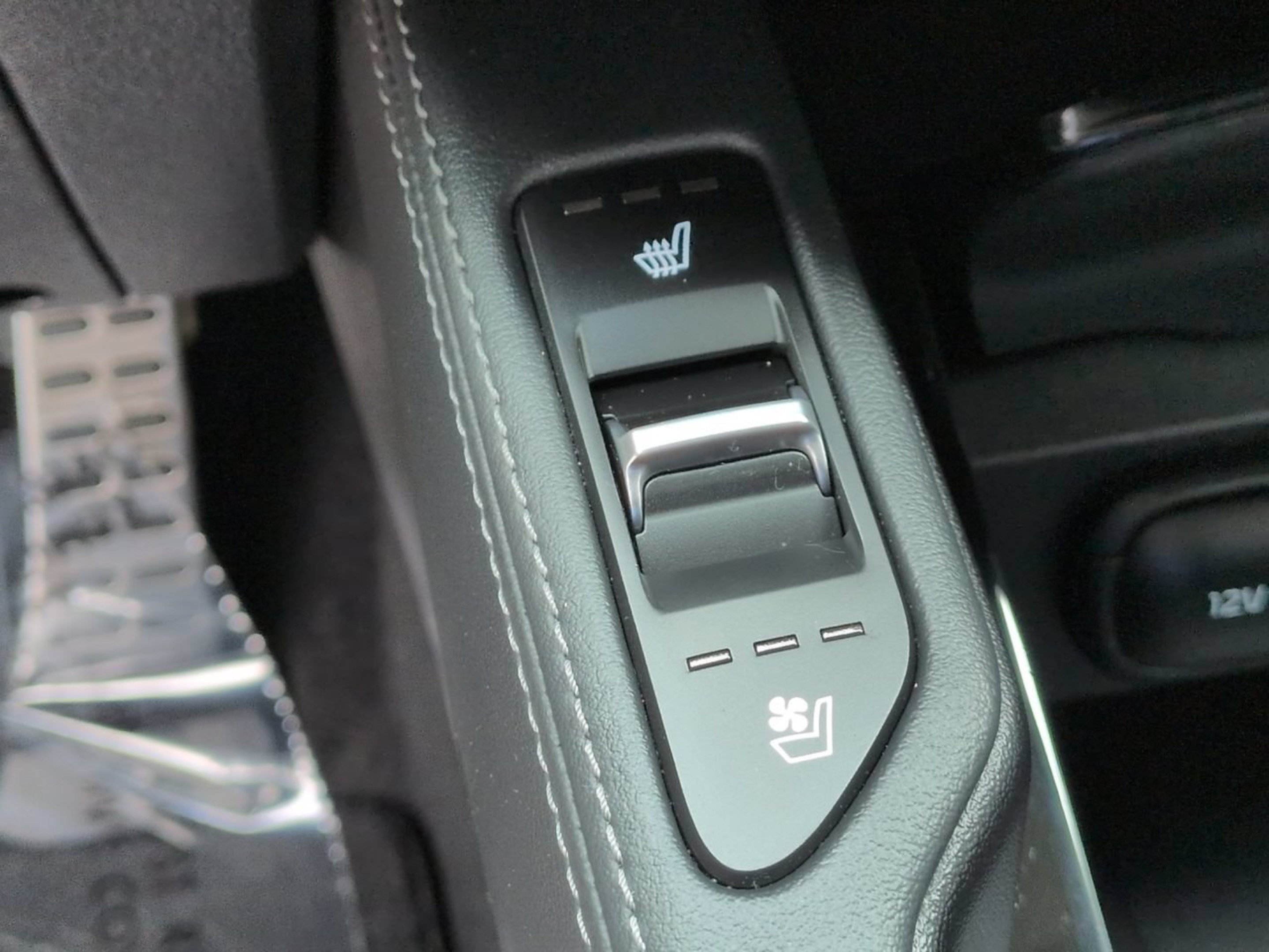 Certified 2024 Kia Telluride SX Prestige AWD/4WD image 30