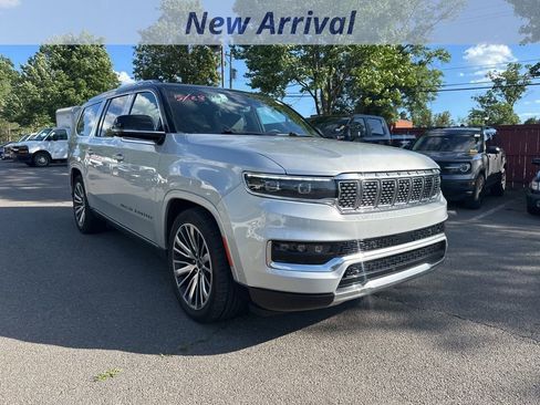 Used 2024 Jeep Grand Wagoneer L Series III AWD/4WD image 2
