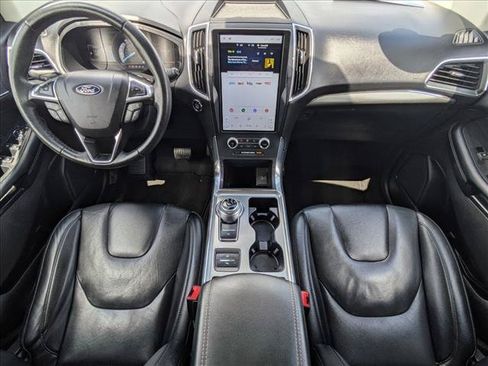 Used 2022 Ford Edge Titanium w/ Equipment Group 301A AWD/4WD image 18