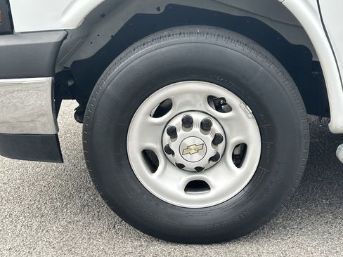 Used 2024 Chevrolet Express 2500 w/ Driver Convenience Package image 11