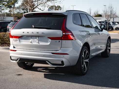 Used 2023 Volvo XC60 B5 Ultimate image 10