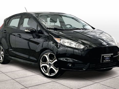 Used 2016 Ford Fiesta ST image 2