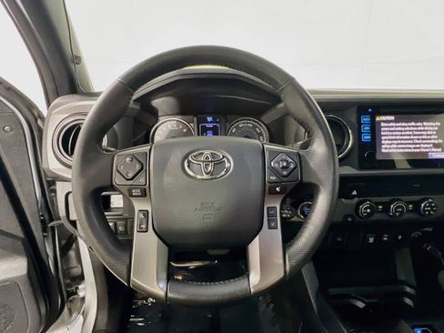 Used 2019 Toyota Tacoma TRD Sport RWD image 18