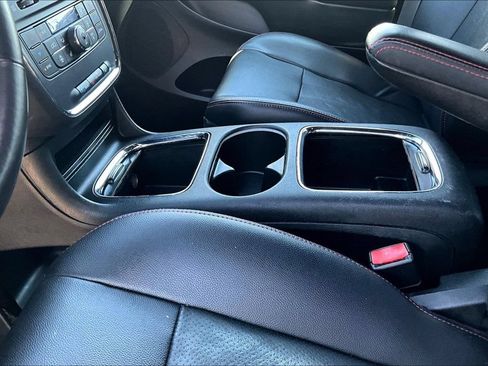 Used 2019 Dodge Grand Caravan GT FWD image 19