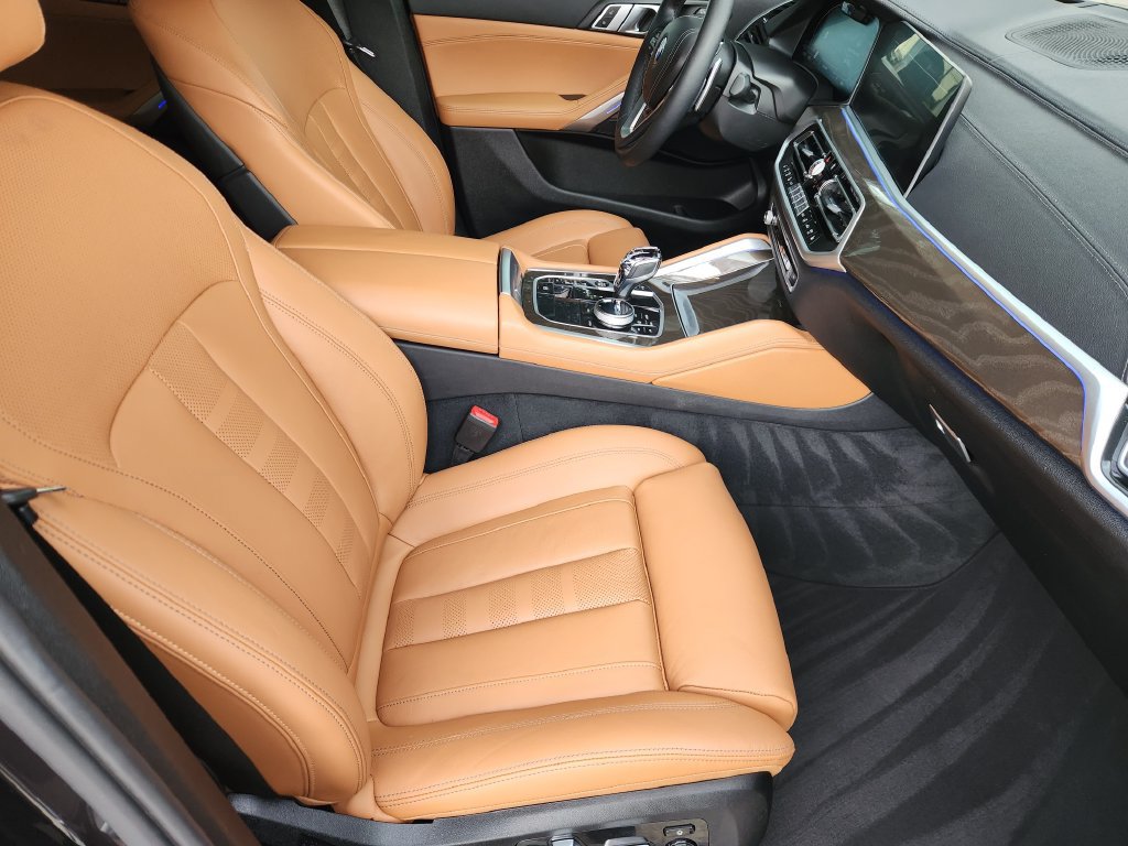 Used 2022 BMW X6 xDrive40i w/ Executive Package AWD/4WD image 14