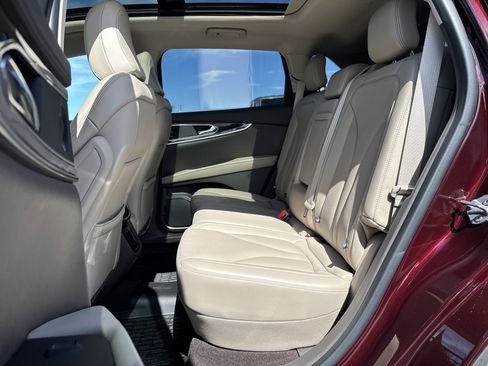 Used 2022 Lincoln Nautilus Reserve w/ Equipment Group 201A image 12