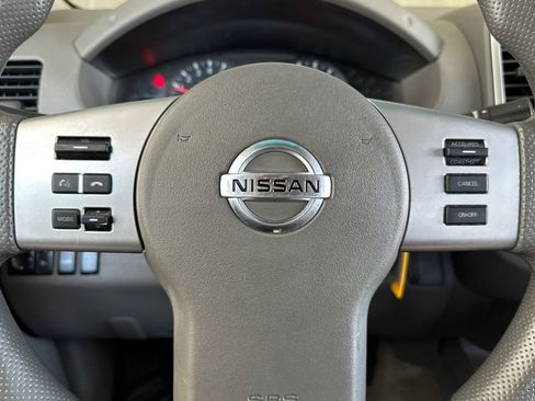Used 2013 Nissan Frontier SV AWD/4WD image 21