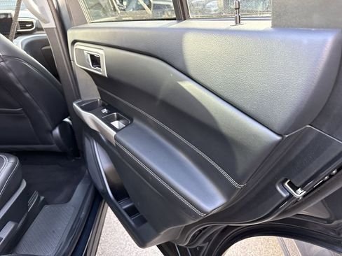 Used 2023 Ford Explorer XLT w/ Equipment Group 202A AWD/4WD image 32
