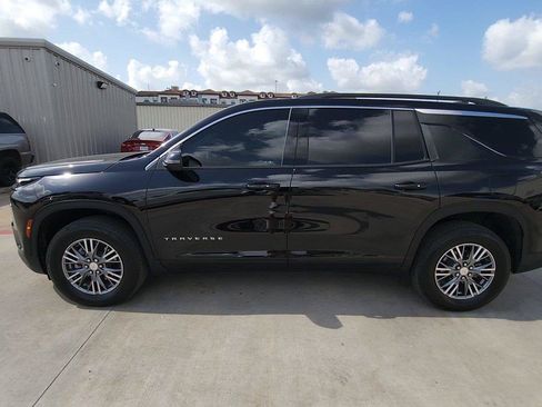 Certified 2025 Chevrolet Traverse LT FWD image 5