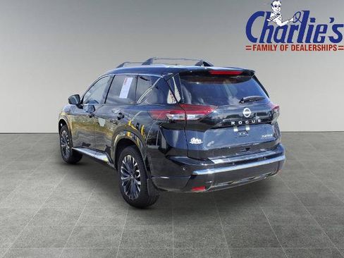 Certified 2025 Nissan Rogue Platinum FWD image 5