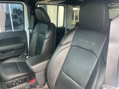 Used 2023 Jeep Wrangler Unlimited Sahara AWD/4WD image 31