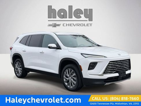 Used 2025 Buick Enclave Preferred image 1