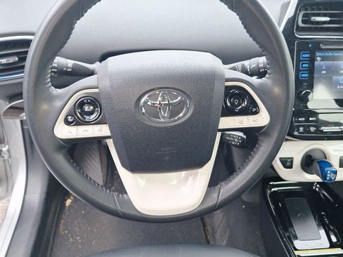Used 2017 Toyota Prius Three Touring FWD image 12