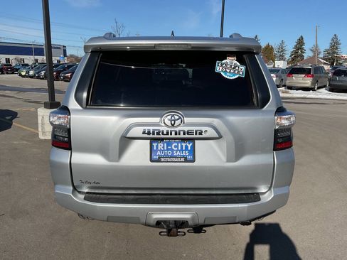 Used 2014 Toyota 4Runner SR5 image 6