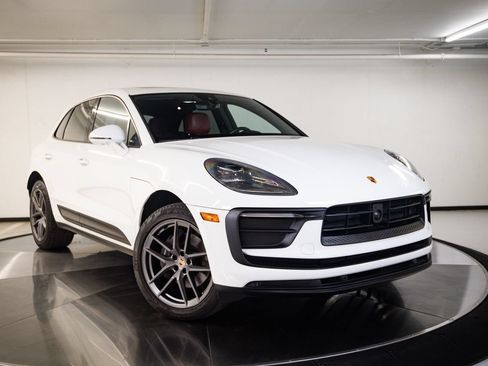 Certified 2023 Porsche Macan AWD/4WD image 9
