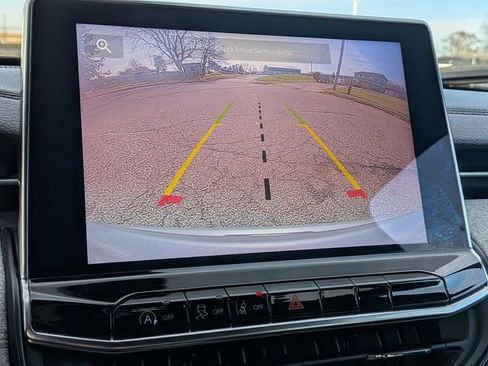 Certified 2024 Jeep Compass Latitude image 23