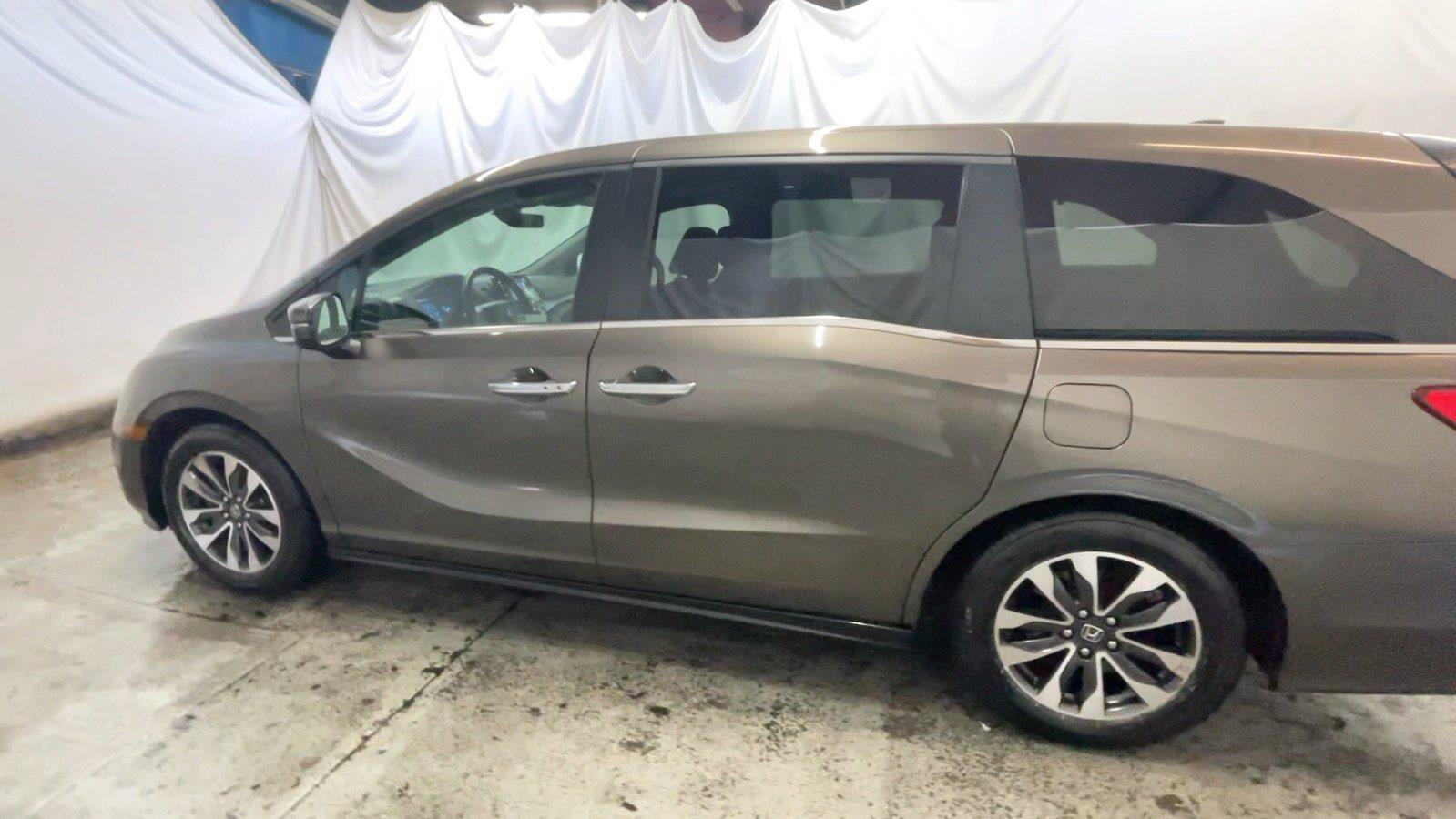 Used 2022 Honda Odyssey EX-L image 12