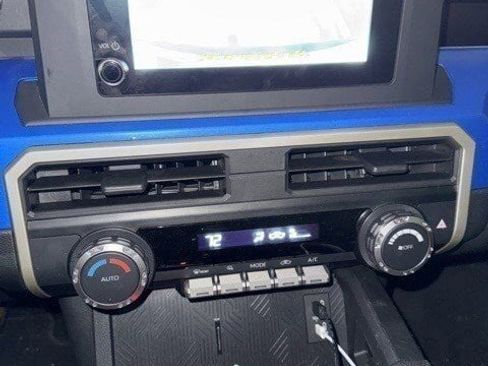 Used 2024 Toyota Tacoma TRD Sport image 12