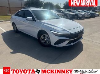 Used 2025 Hyundai Elantra SE FWD video 1