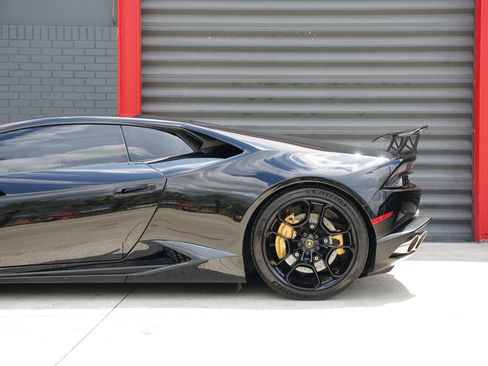 Used 2016 Lamborghini Huracan LP 610-4 AWD/4WD image 11