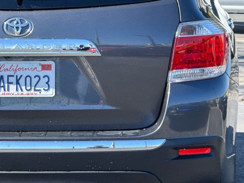 Used 2013 Toyota Highlander Limited image 18