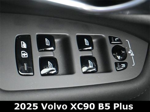 Used 2025 Volvo XC90 B5 Plus w/ Protection Package Premier image 12