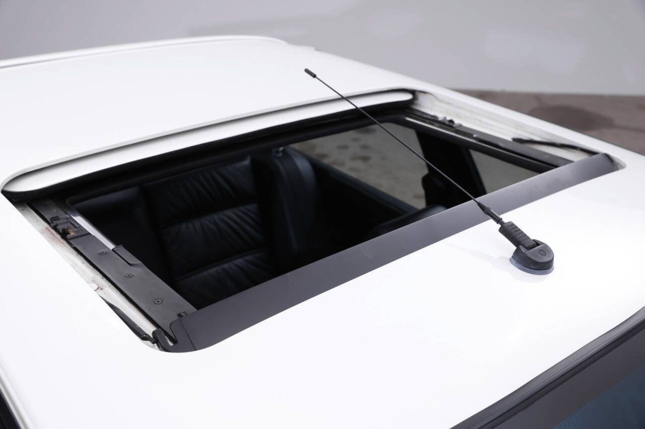 Used 1988 BMW M3 Coupe RWD image 39