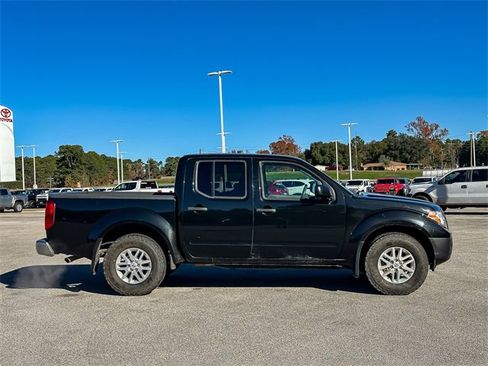 Used 2019 Nissan Frontier SV image 9