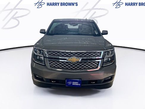Used 2018 Chevrolet Suburban LT w/ LT Signature Package AWD/4WD image 6