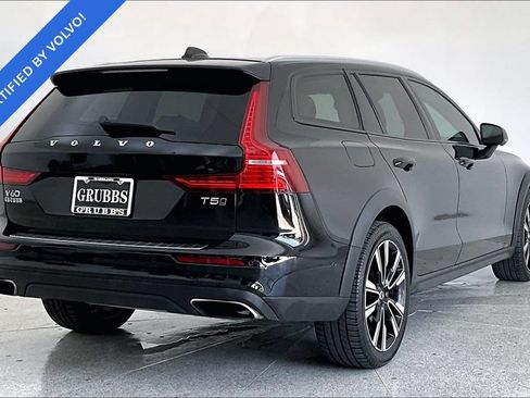 Used 2022 Volvo V60 T5 Cross Country w/ Advanced Package AWD/4WD image 2