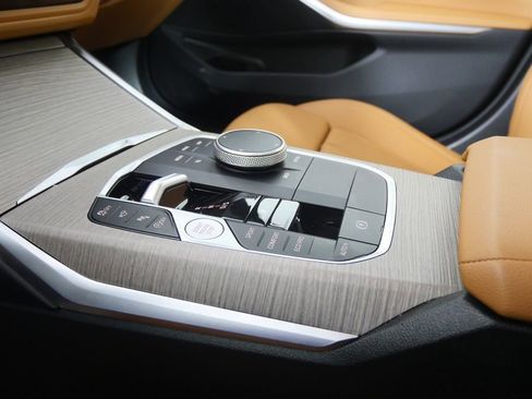 Certified 2025 BMW 330i Sedan image 28