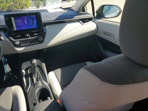 Used 2024 Toyota Corolla LE FWD image 17