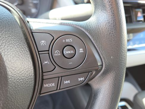 Used 2025 Toyota Corolla LE w/ Convenience Package image 14