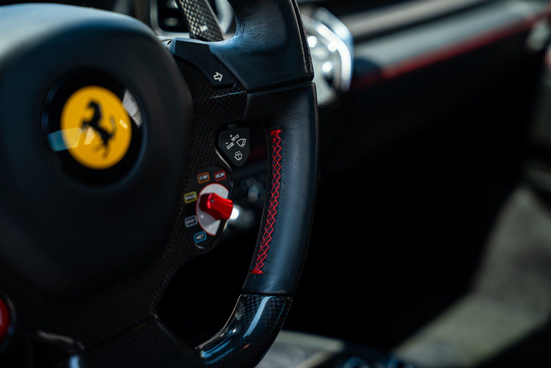 Used 2014 Ferrari 458 Italia Coupe RWD image 20
