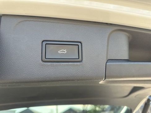 Used 2021 Volkswagen Atlas SE w/ Panoramic Sunroof Package image 35