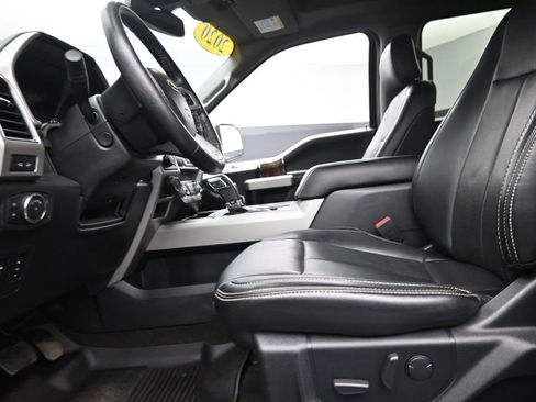 Used 2020 Ford F150 Lariat w/ Equipment Group 502A Luxury AWD/4WD image 16