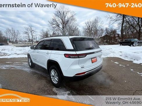 Used 2025 Jeep Grand Cherokee Laredo X image 5