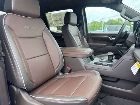 New 2026 GMC Sierra 1500 Denali w/ Denali Reserve Package AWD/4WD image 11