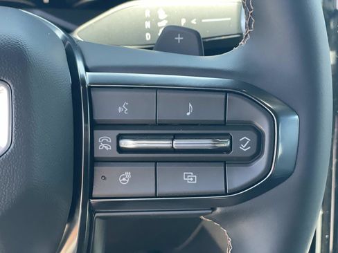 New 2026 GMC Acadia AT4 w/ Luxury Package AWD/4WD image 10