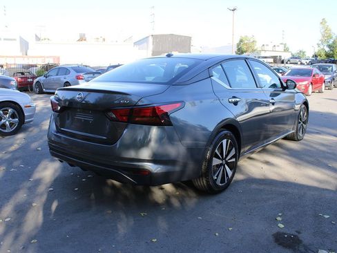 Used 2021 Nissan Altima 2.5 SV FWD image 7
