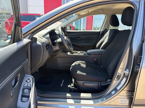 Used 2025 Nissan Sentra S FWD image 13