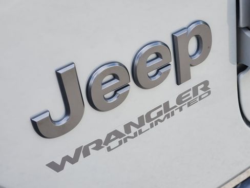 Used 2022 Jeep Wrangler Unlimited Sport AWD/4WD image 10