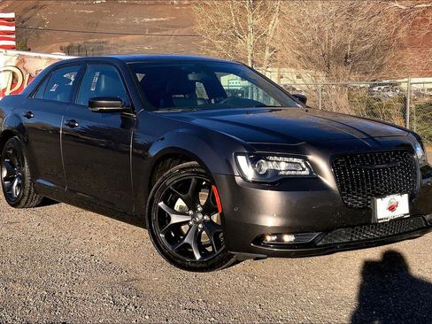 Certified 2023 Chrysler 300 S image 34