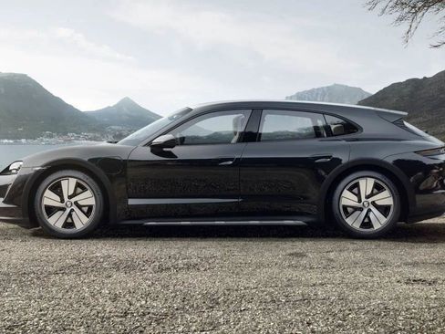 Certified 2022 Porsche Taycan 4 Cross Turismo image 56